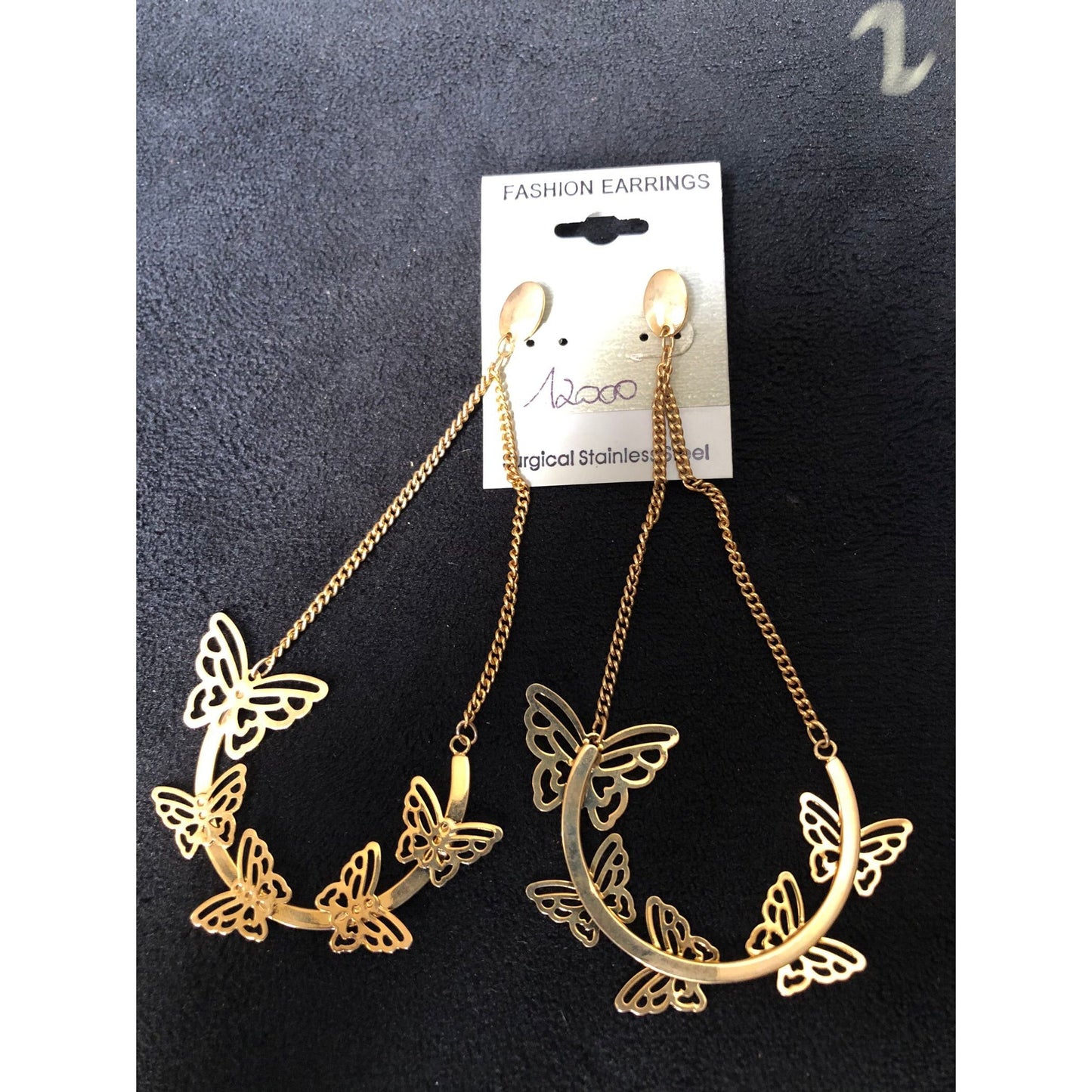 Boucles d'oreille en plaqué or.