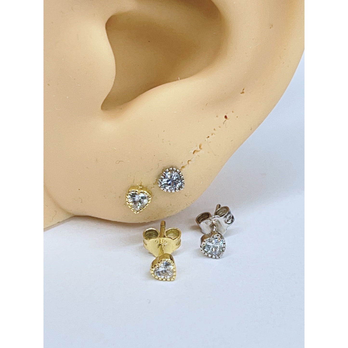 Boucles d'oreille clous en zircons, argent et plaqué or